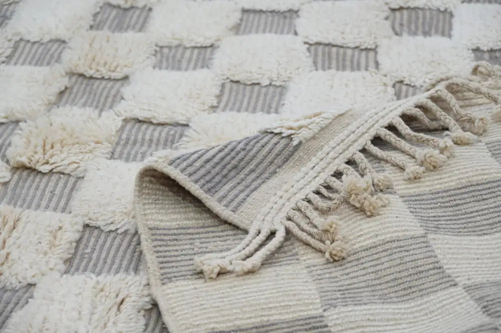 Handmade beige & taupe checkered beni ouarain rug living room decor