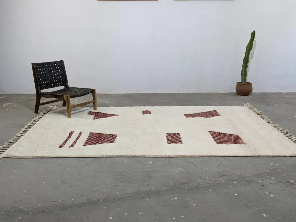 Handmade beige & rust beni ouarain rug bedroom moroccan decor