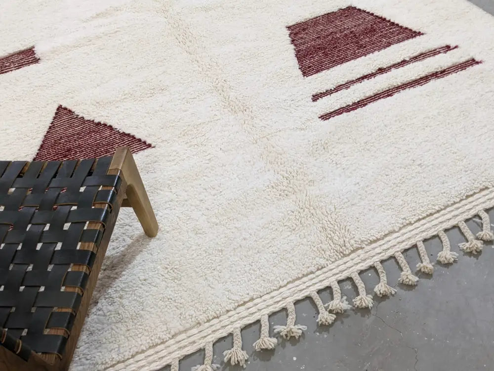 Handmade beige & rust beni ouarain rug bedroom moroccan decor