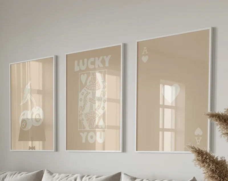 Retro beige queen of hearts canvas wall art set bedroom decor