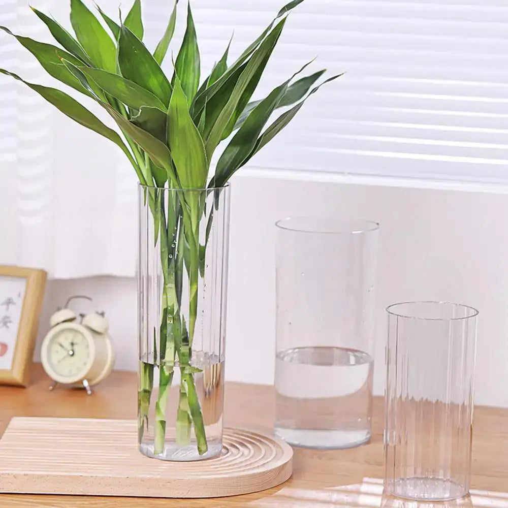 Ribbed shatterproof clear acrylic flower vase for dining room