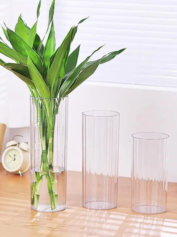 Ribbed shatterproof clear acrylic flower vase for dining room