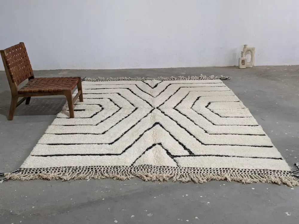 Beni ouarain cream and black geometric rug bedroom decor