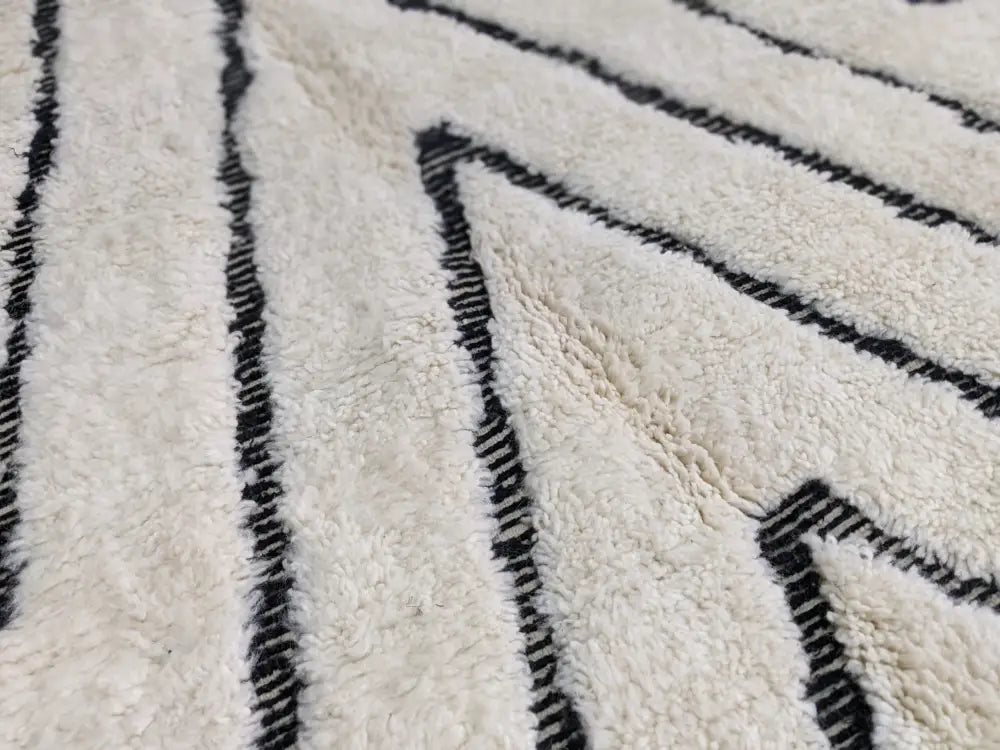 Beni ouarain cream and black geometric rug bedroom decor