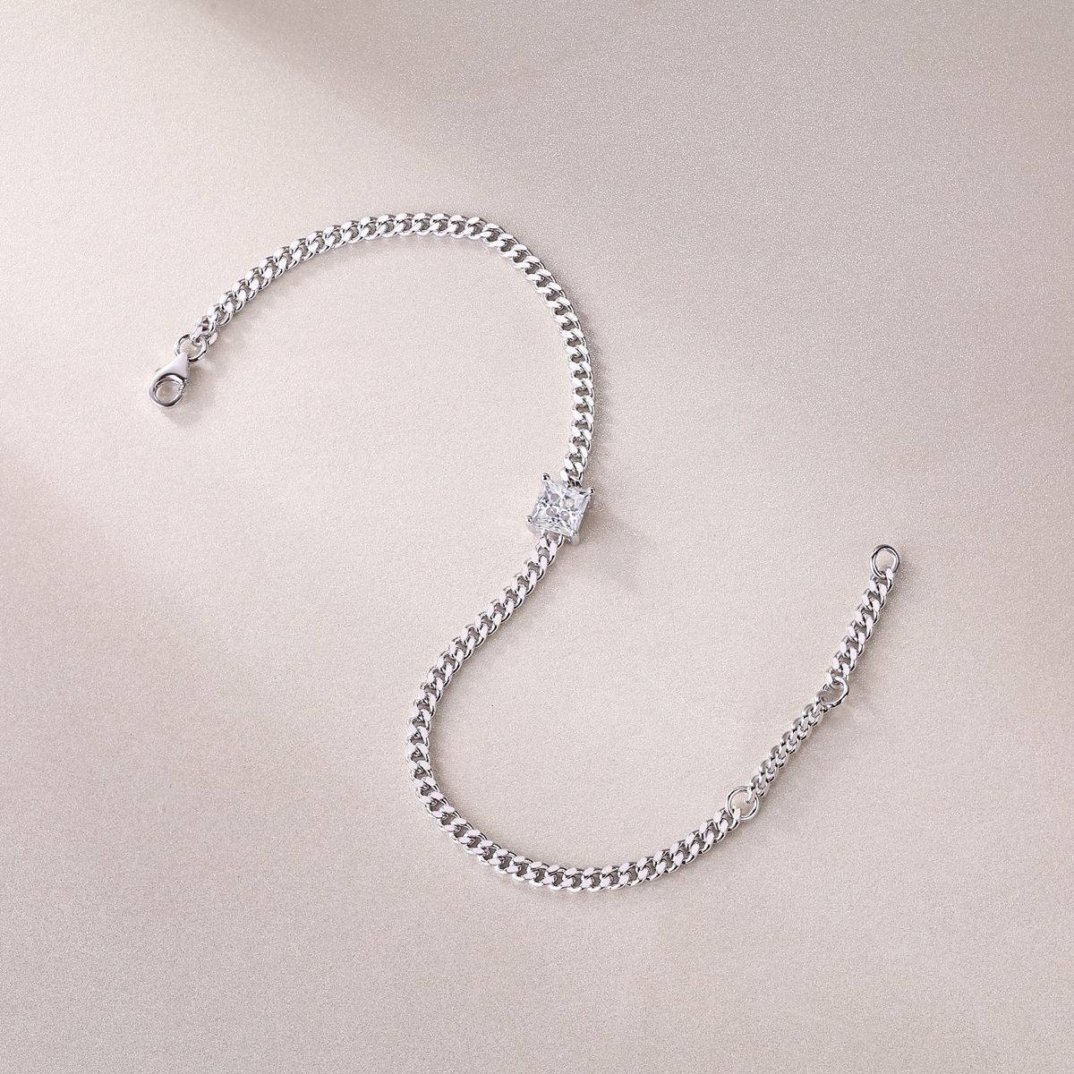 Resolute - A fashionable jewelry bracelet set with Moissanite S925 sterling silver and platinum-plated diamonds, a luxurious silver accessory