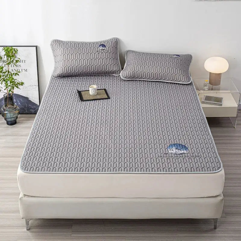 DecorBites™ Cooling Latex Bed Mat Set - Thick Summer Quilted Matress Pad & Pillowcases