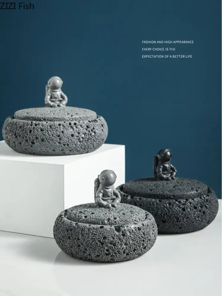 DecorBites™ Cement Astronaut Ashtray with Lid - High Temperature Resistant Cigar Ashtray