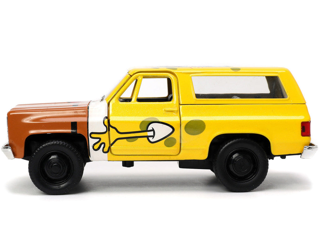 1980 Chevrolet K5 Blazer with SpongeBob SquarePants Diecast Figurine "Hollywood Rides" Series 1/32 Diecast Model Car by Jada