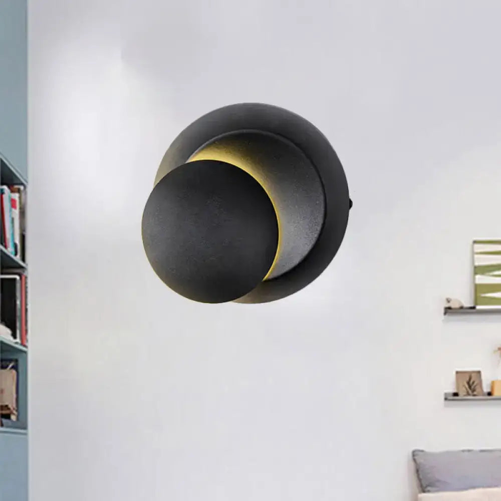 Minimalist black & white circular led wall lamp for stairway
