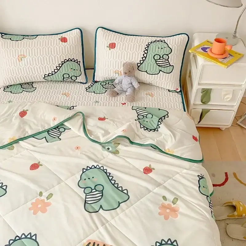 DecorBites™ Cool Feeling Silky Summer Comforter & Latex Fitted Sheet Set