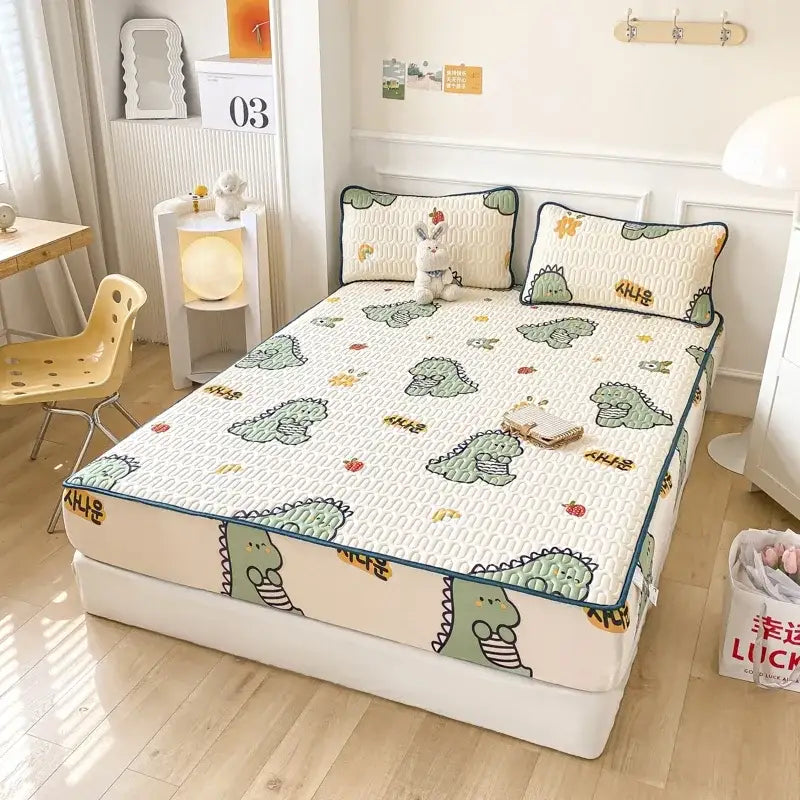 DecorBites™ Cool Feeling Silky Summer Comforter & Latex Fitted Sheet Set