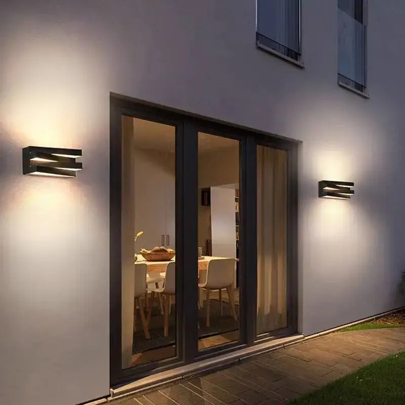 Modern black angular metal ip65 outdoor wall lamp for villa porch