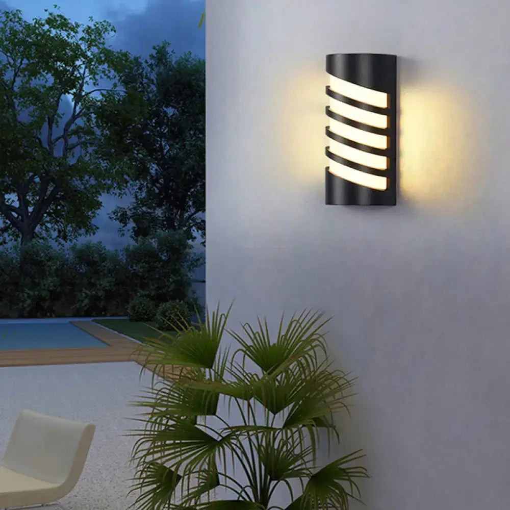 Modern black curved outdoor wall sconce – patio led light