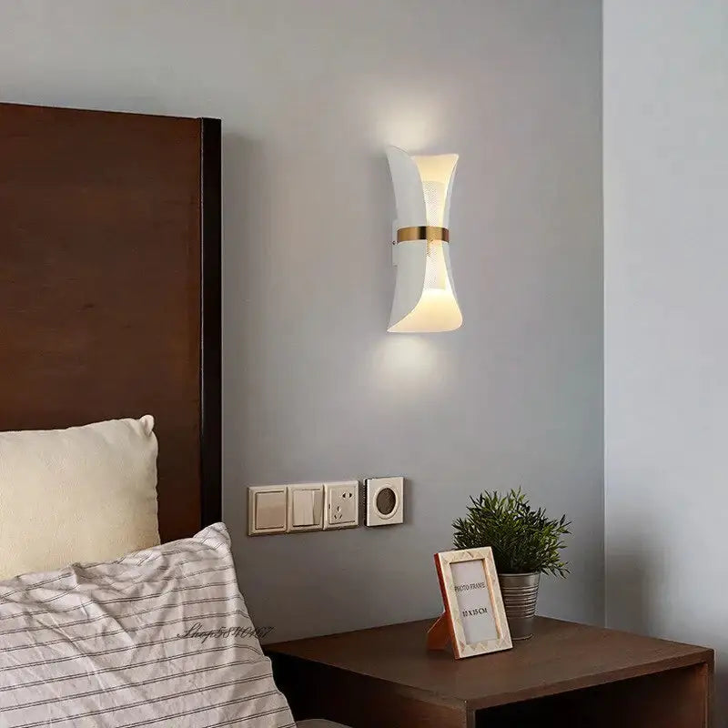 Modern black & gold curved wall lamp for bedroom
