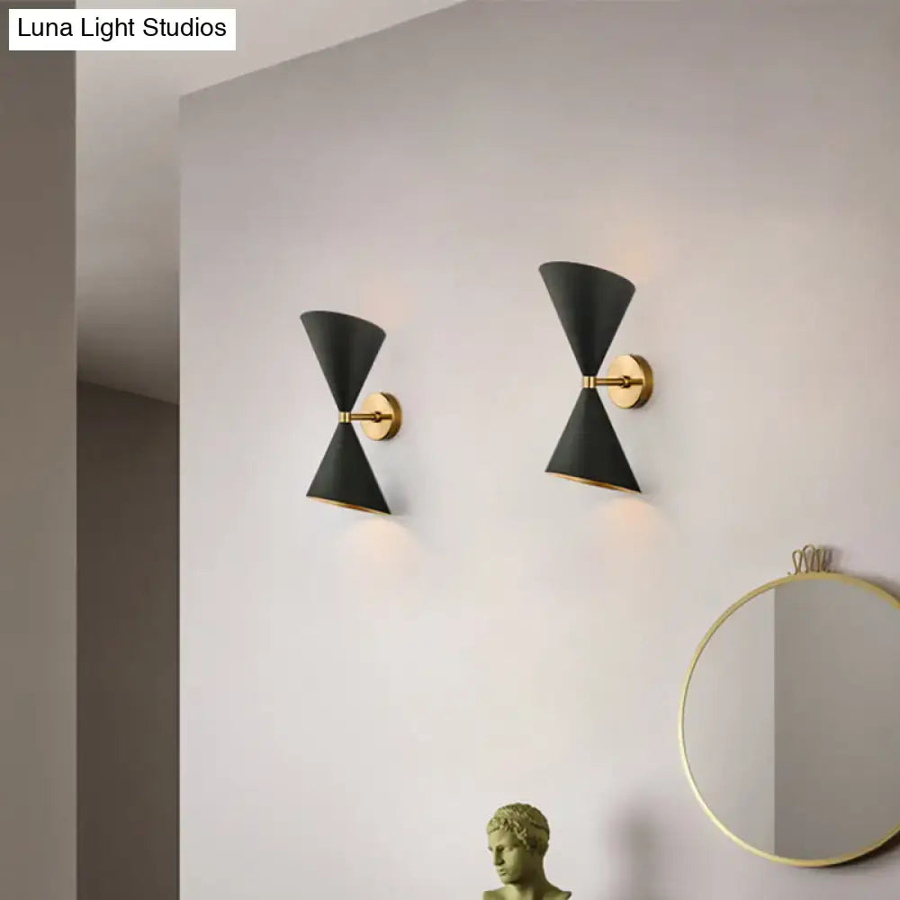 DecorBites™ Modern Double Cone-Shaped Wall Lamp - 2 Lights - Black - Wall Mounted Lighting for Hallway