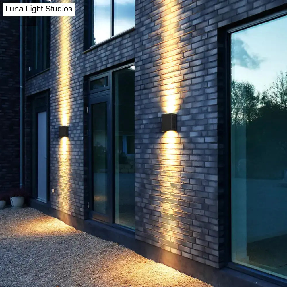 Modern black metal shade wall light garden outdoor sconce