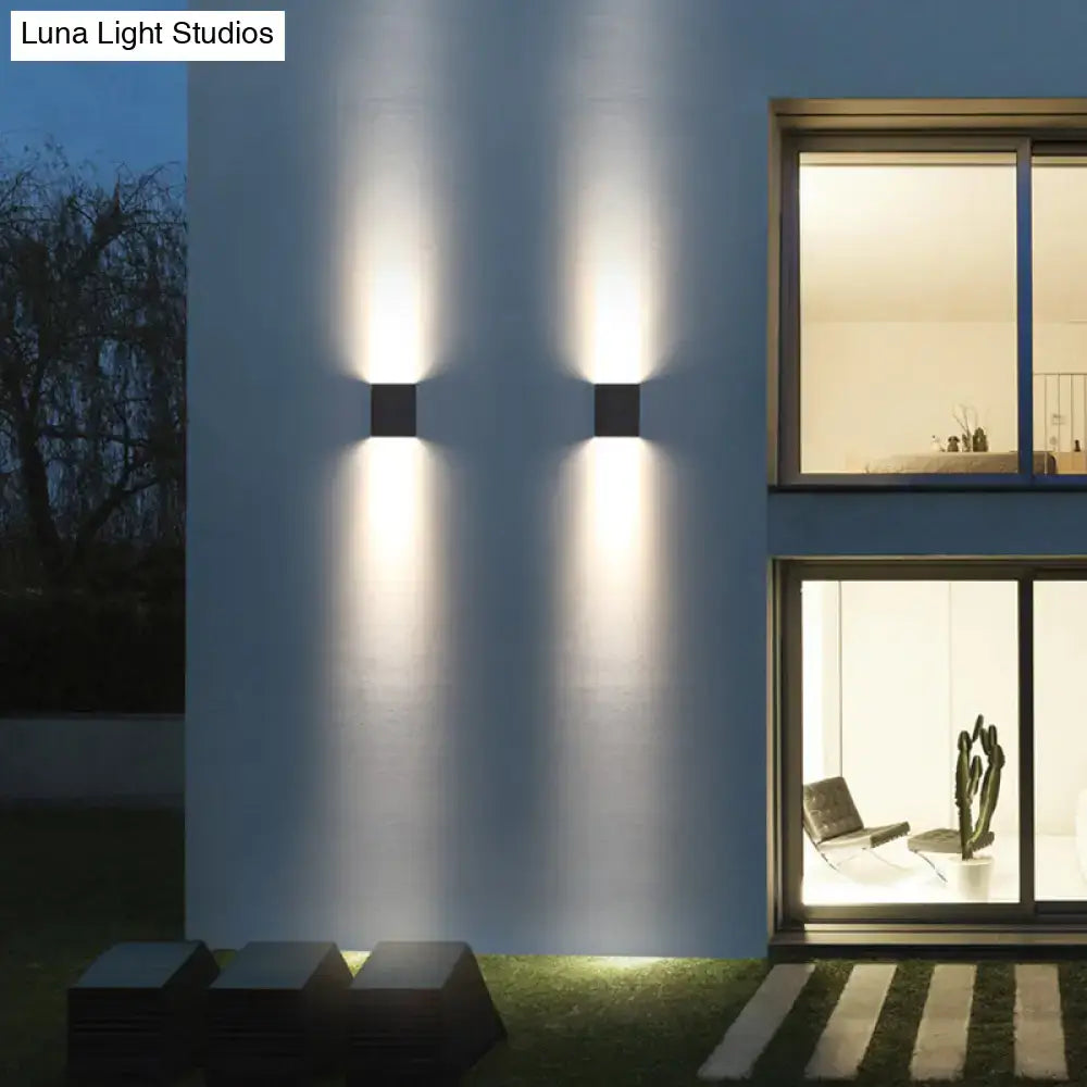 Modern black metal shade wall light garden outdoor sconce