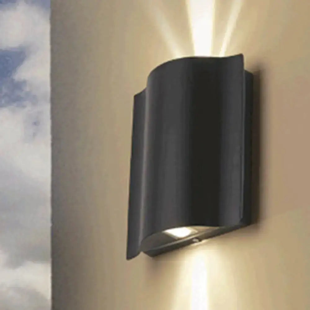 Modern black wavy metal shade wall light – patio warm white light