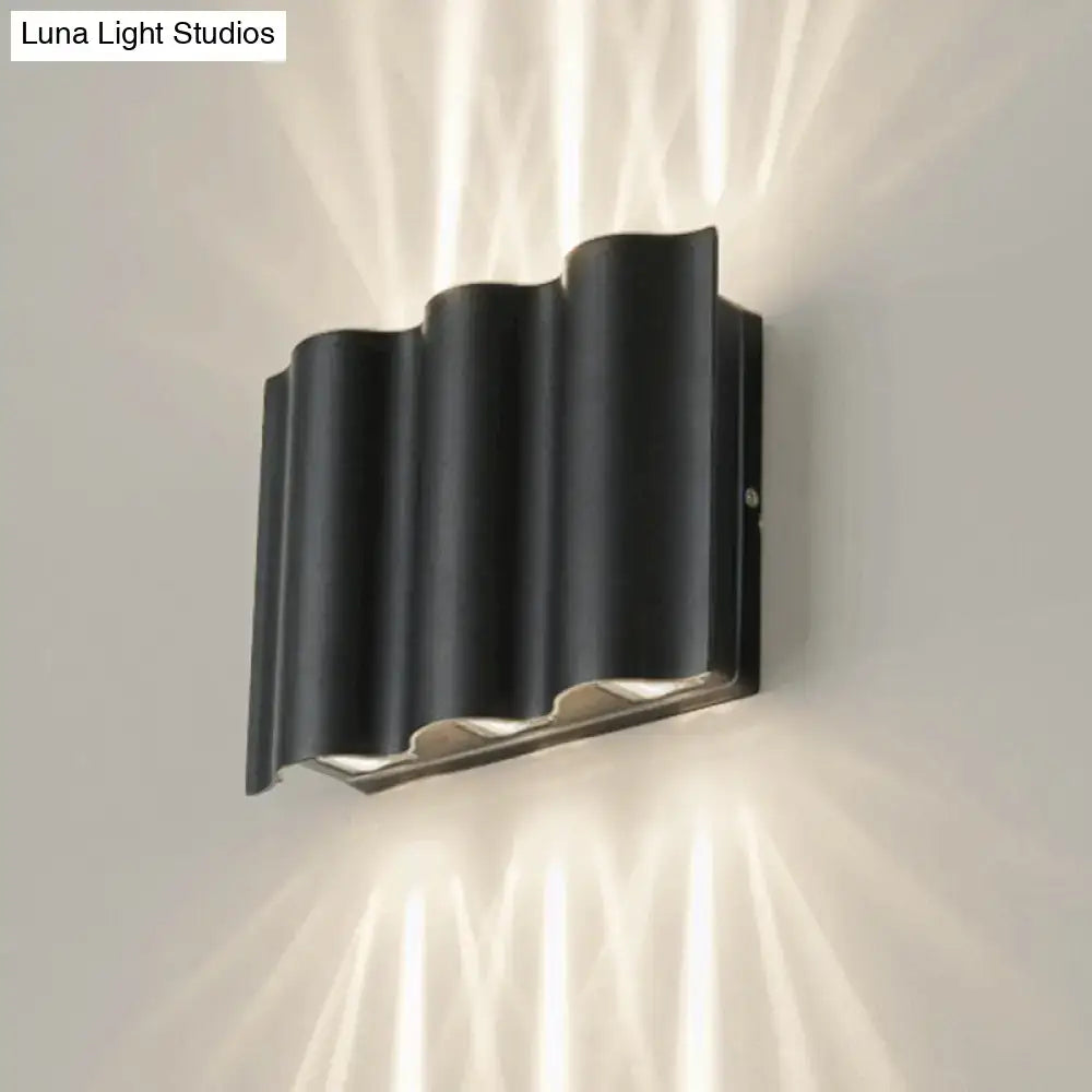 Modern black wavy metal shade wall light – patio warm white light