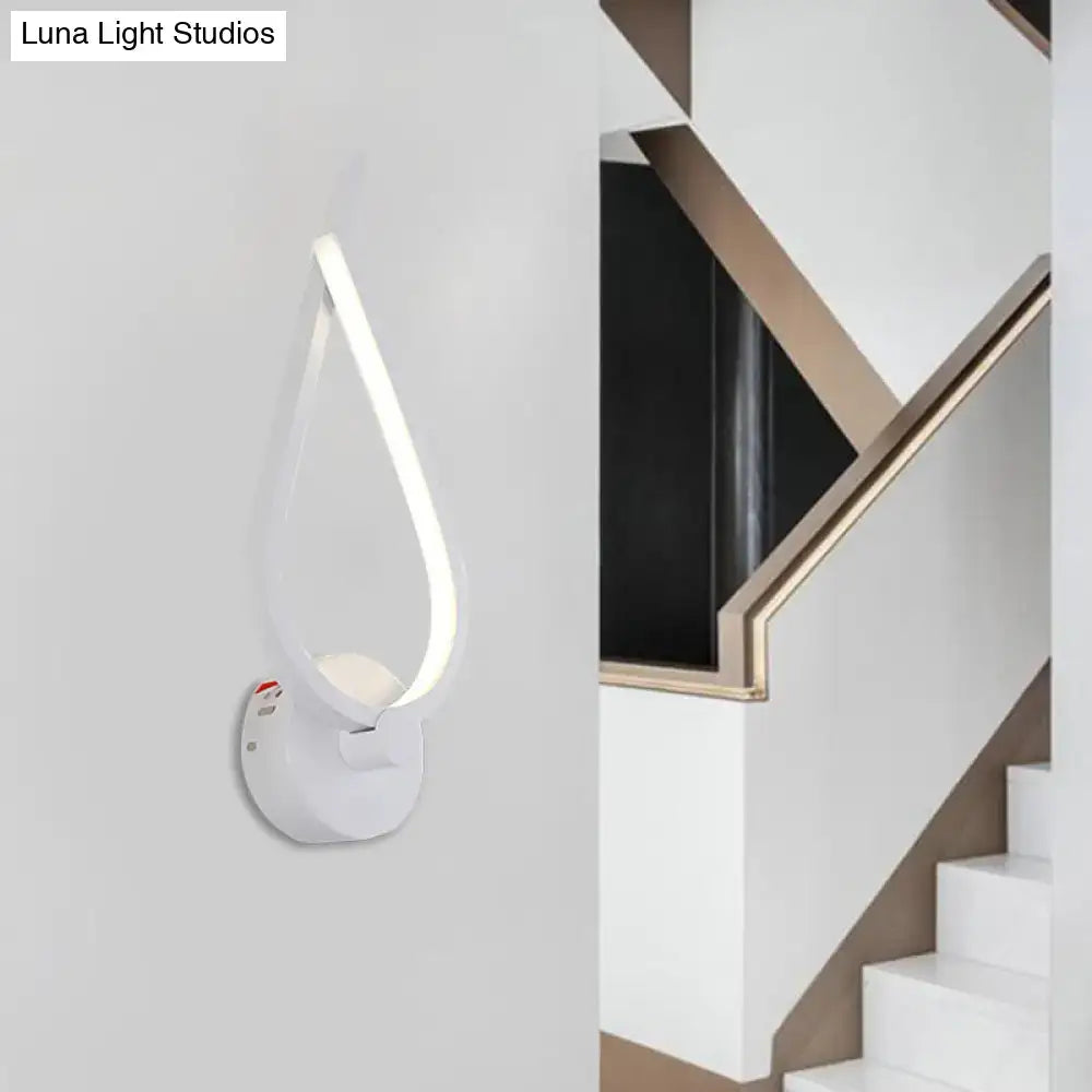 Modern black & white metal kink linear wall light corridor sconce