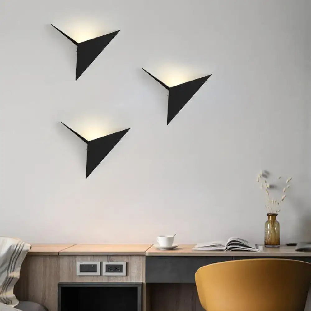 Modern black & white triangle sheet wall lamp bedroom sconce light