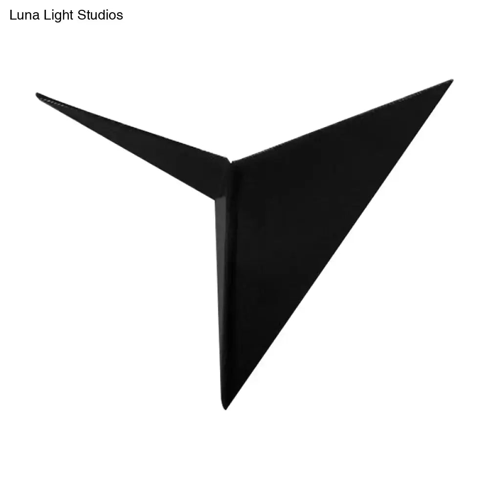 Modern black & white triangle sheet wall lamp bedroom sconce light