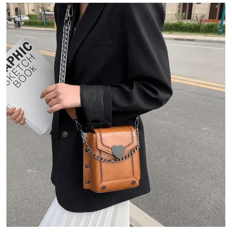 Modern Elegant Stunning Heart-Shaped Women's Bag Cute Studded Shoulder Bag For Women And Girls