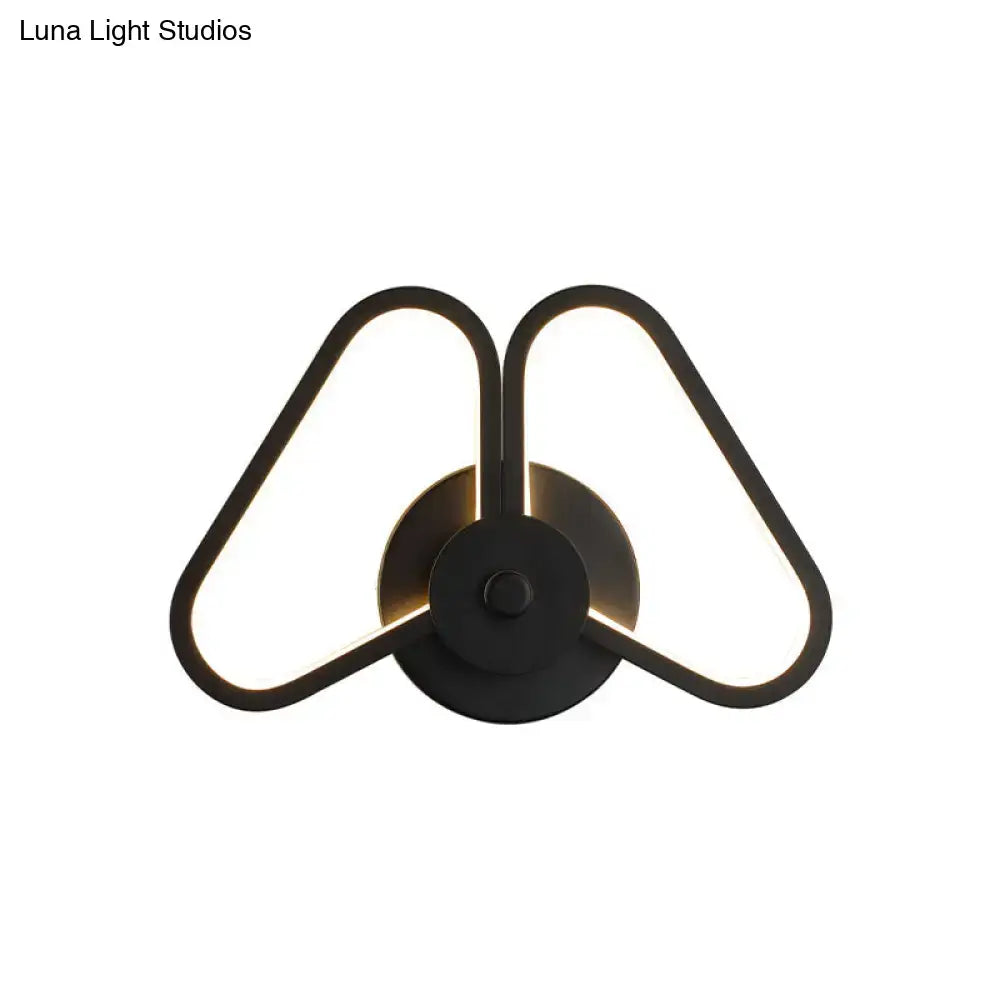 Modern white & black led triangle wall sconce – living room light