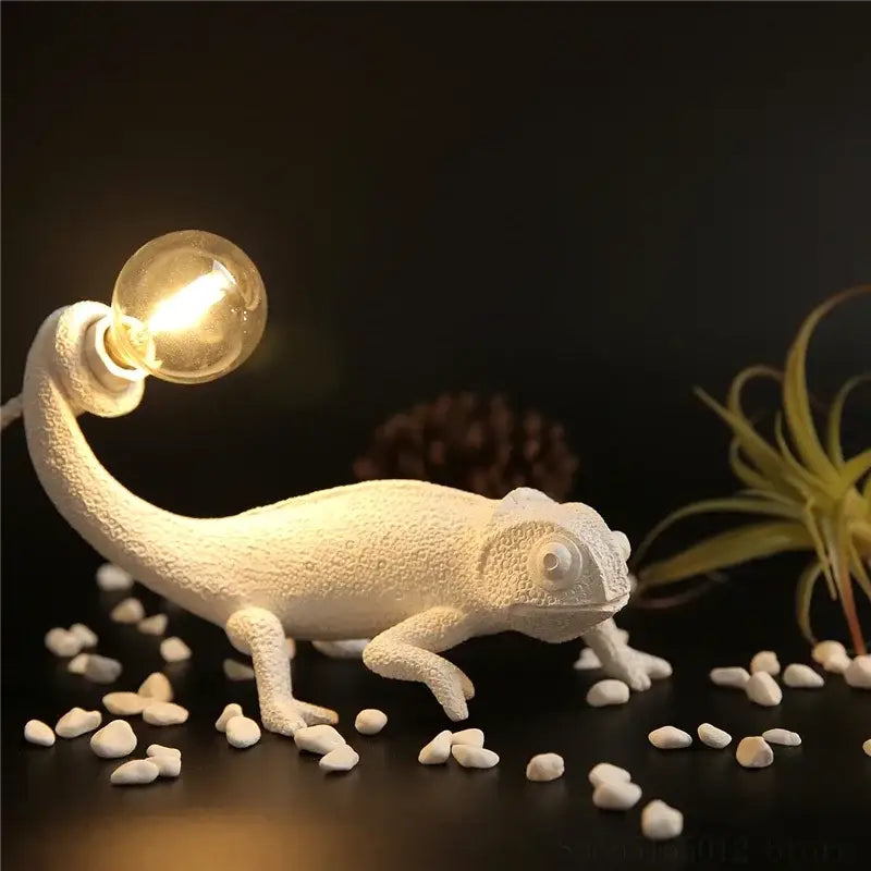 Modern white resin chameleon led table lamp for bedroom reading