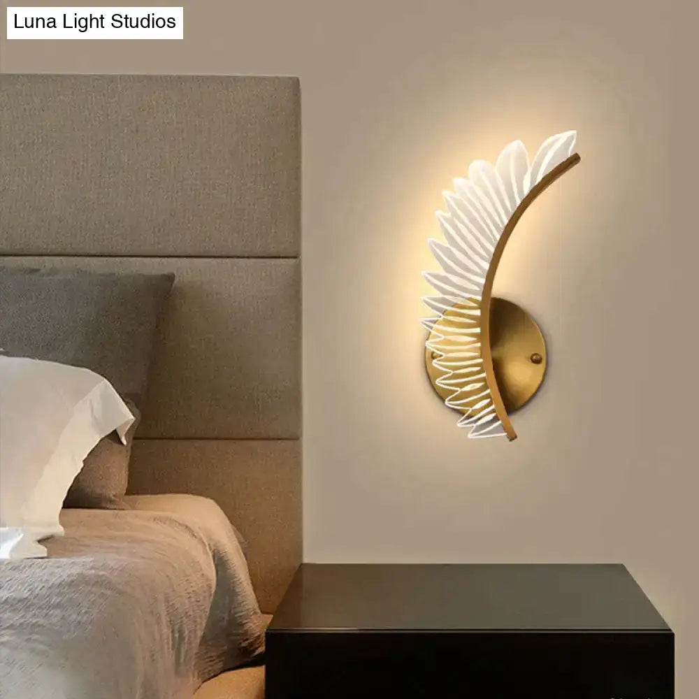 Nordic modern art gold feather wall lamp bedroom sconce