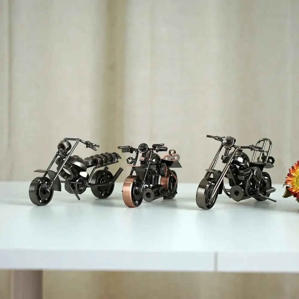 DecorBites™ 14cm Retro Motorcycle Model Metal Figurine Home Decor & Toy
