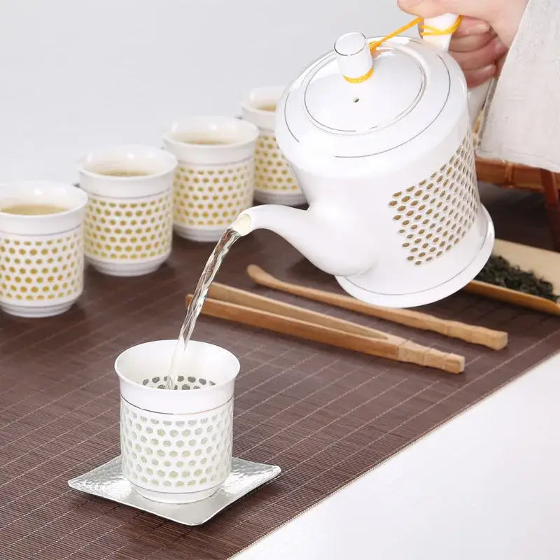 DecorBites™ Blue White Porcelain Tea Pot 660ml - Traditional Chinese Kung Fu Teaware