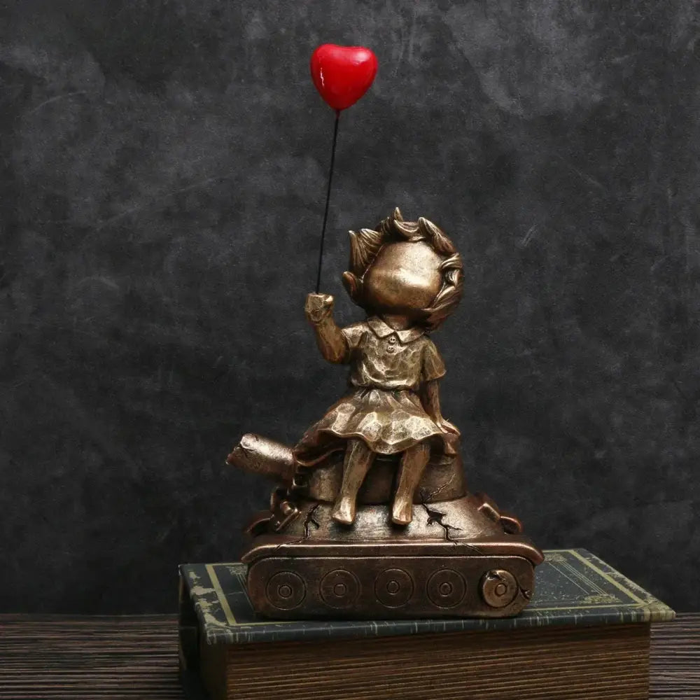 Whimsical balloon girl tank resin statues living room decor