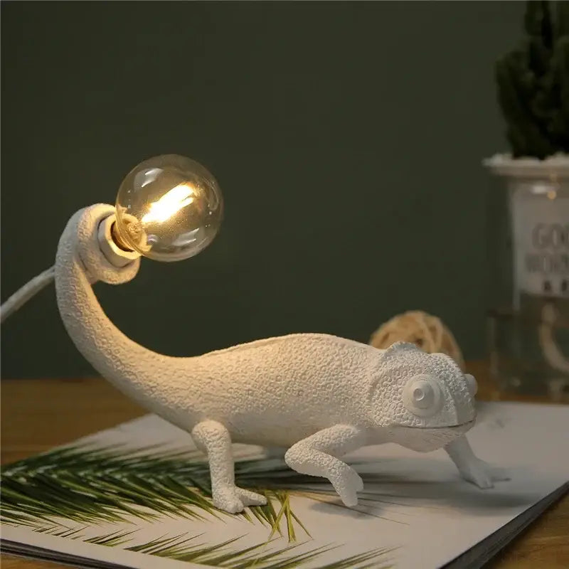 White resin chameleon night light – bedroom reading lamp